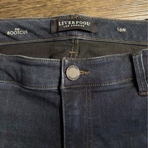 Liverpool Los Angeles dark wash bootcut jeans. NWOT size 16